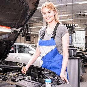 Automobil-Fachmann/-frau EFZ Automobil-Fachmann/-frau EFZ