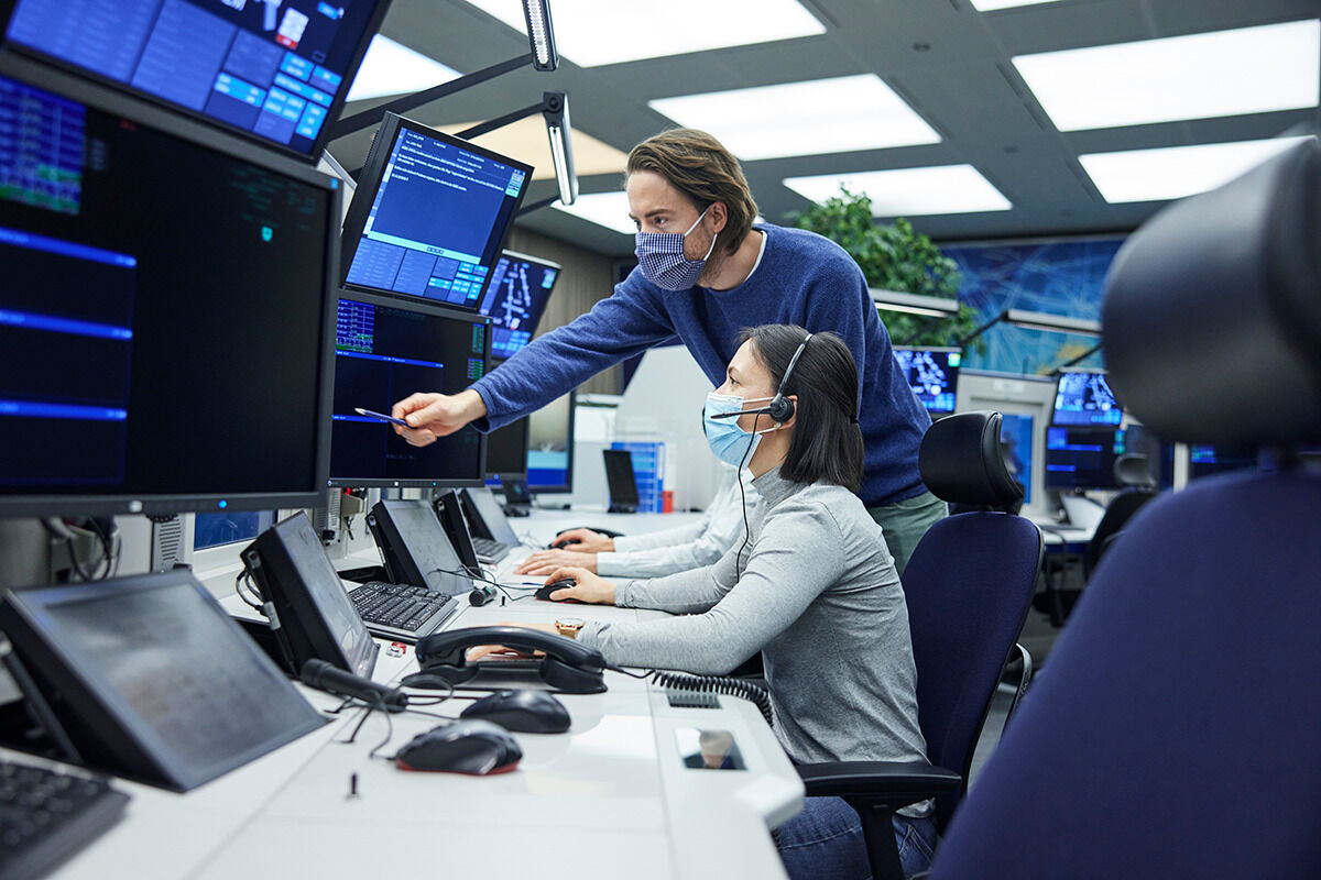 Flugverkehrsleiter*in