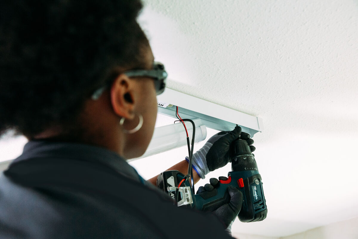 Entdecke die Welt der Elektroinstallateur:innen