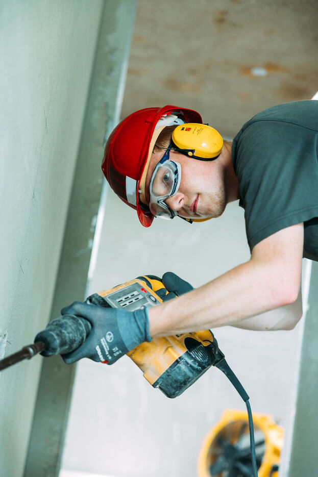 Entdecke die Welt der Montage-Elektriker:innen