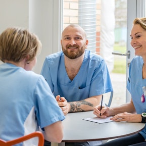 Fachfrau/Fachmann Gesundheit / Assistent/in Gesundheit und Soziales Fachfrau/Fachmann Gesundheit / Assistent/in Gesundheit und Soziales